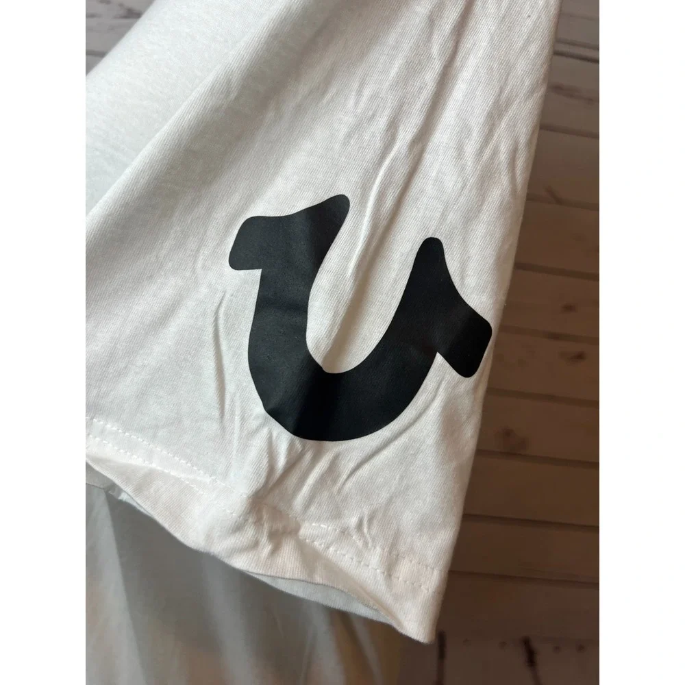 True Religion Tee Shirt Graphic White Mens Large Short‎ sleeve Vneck NWOT Black
